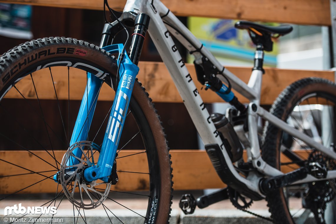 … und das RockShox-XC-Fahrwerk.