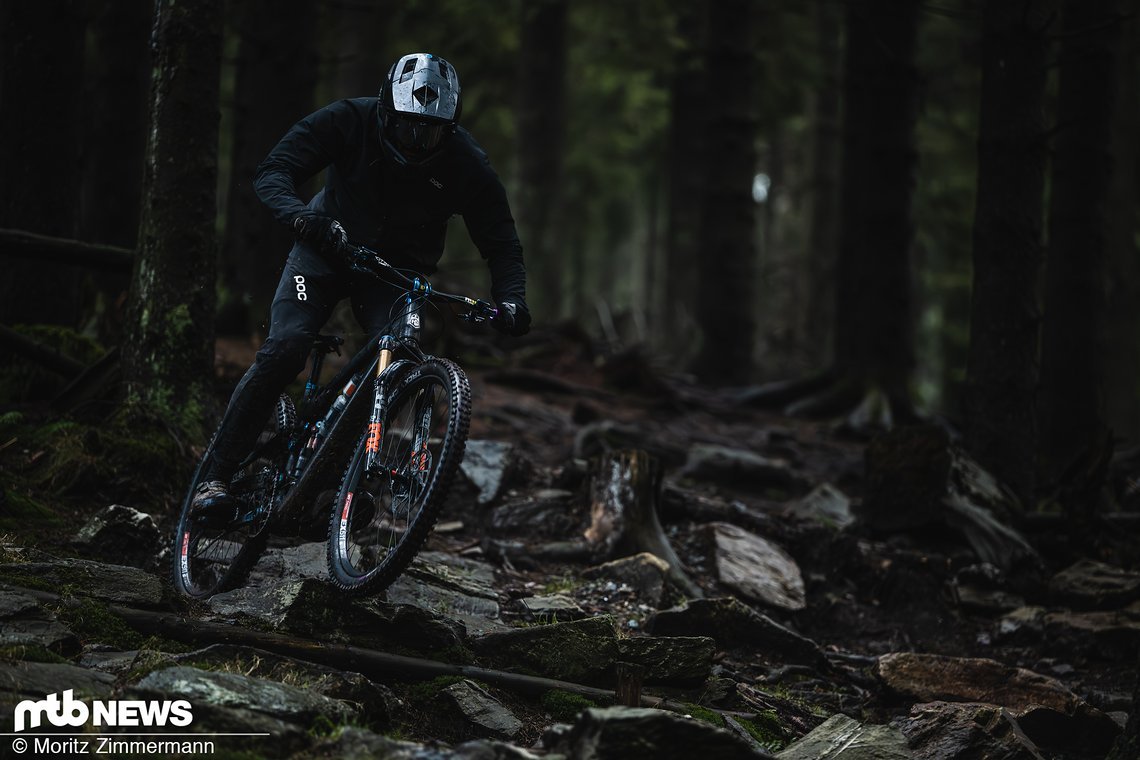 Egal, ob wilde Steinfelder oder mit Sprüngen durchzogener Flowtrail