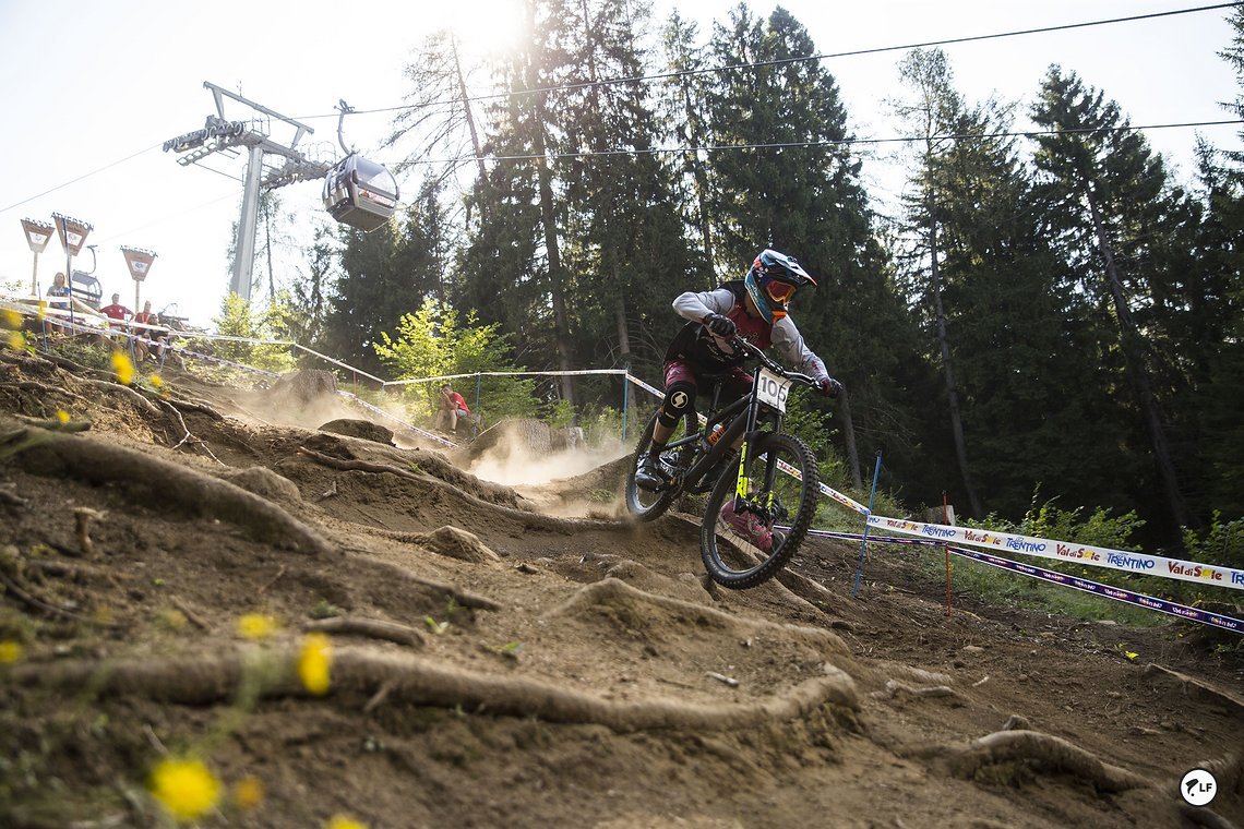 Jasper Jauch fuhr auf dieser Strecke letztes Jahr sein bestes Ergebnis mit Platz 29 ein, bisher kam er gut und flüssig durch.