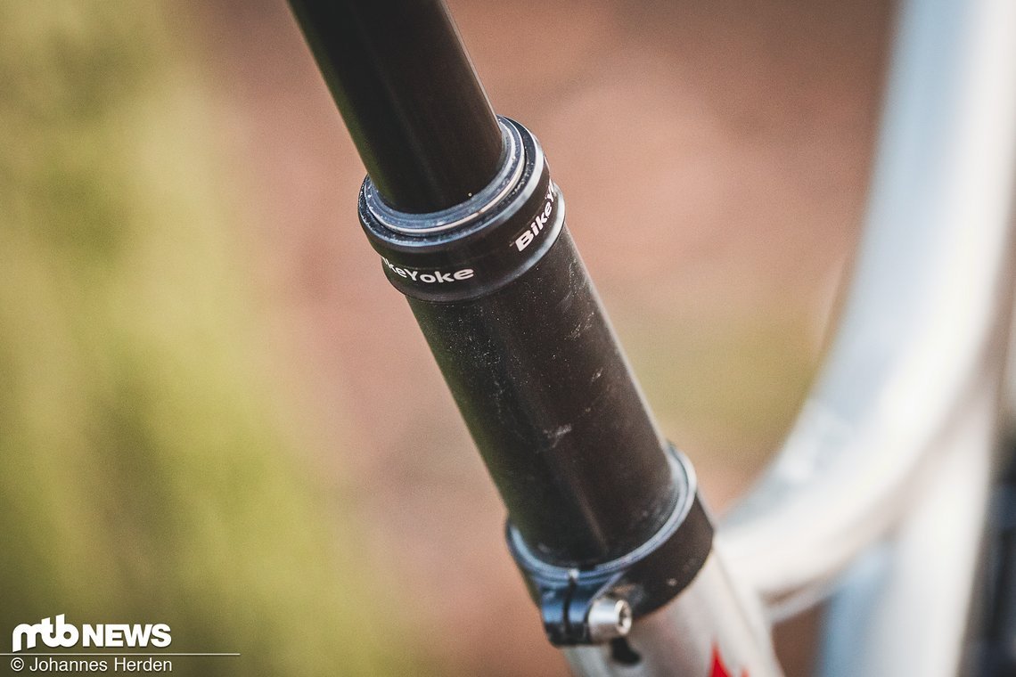 Wir haben die BikeYoke Revive 2.0 wirklich dauerhaft malträtiert – die Dichtungen sehen aus wie am ersten Tag, die Funktion ist es ebenfalls.