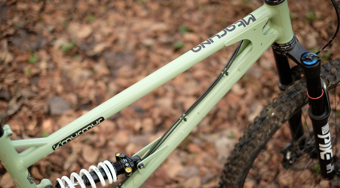 ... in der Farbe Landrover-Green wissen zu begeistern.