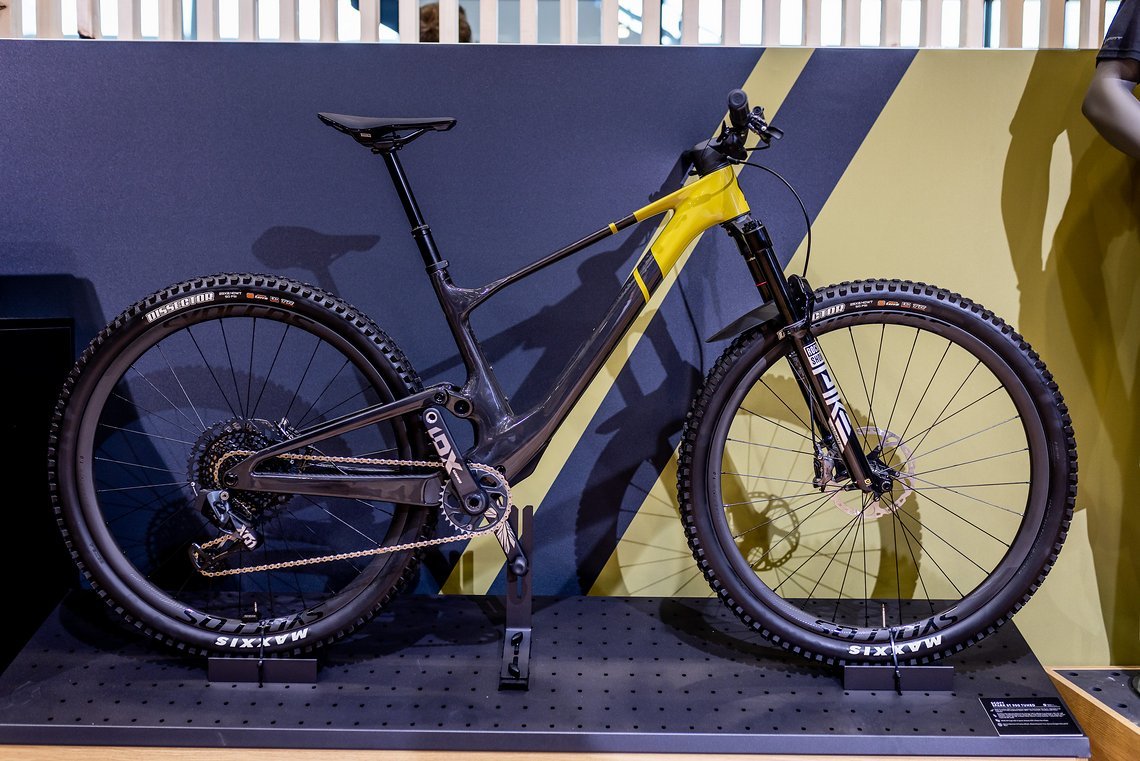 Einmal mit allem: Das neue Scott Spark ST 900 Tuned kommt mit mehr Federweg für noch mehr Abfahrtsspaß.