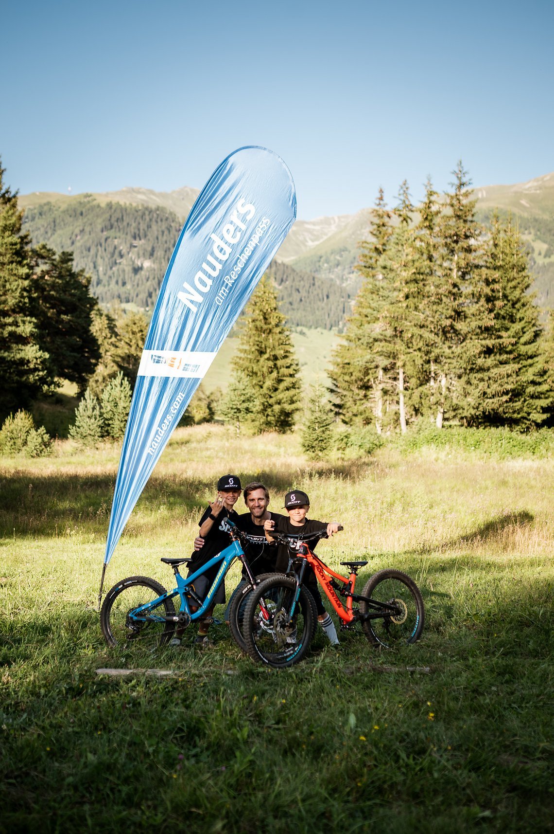 Moritz und Julian mit Tobi