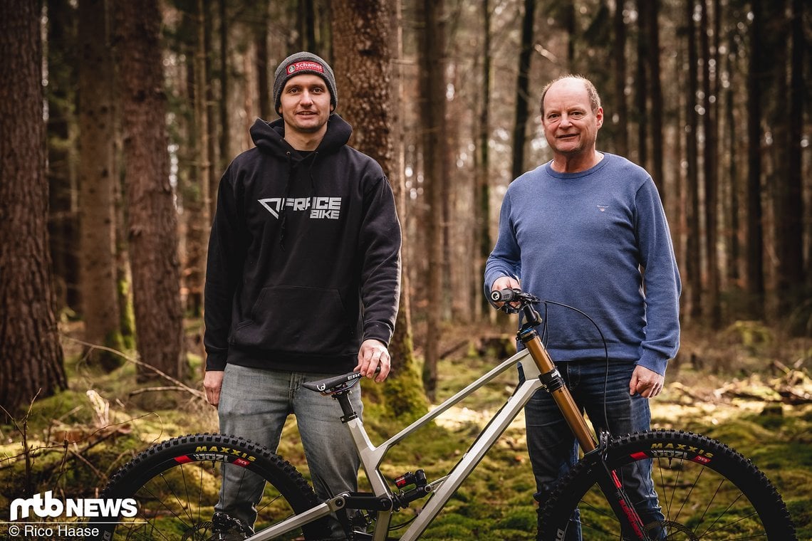 Hinter dem neuesten Rad steht neben dem Fracebike-Gründer Bernd Iwanow (rechts) auch der Racer und Bastler Timo Pries (links).