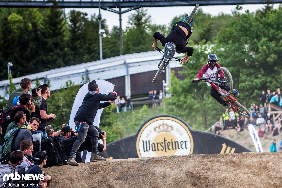 Jonny Kielhorn und Lukas Schäfer flippen und whippen