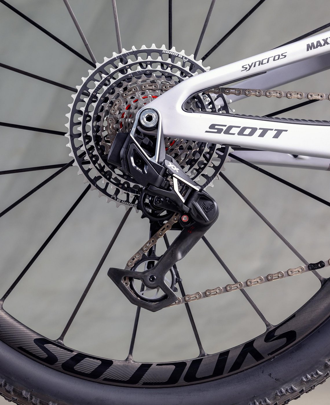 Mit dem SRAM XX T-Type-Antrieb kommt der neuste Antrieb von SRAM zum Einsatz.