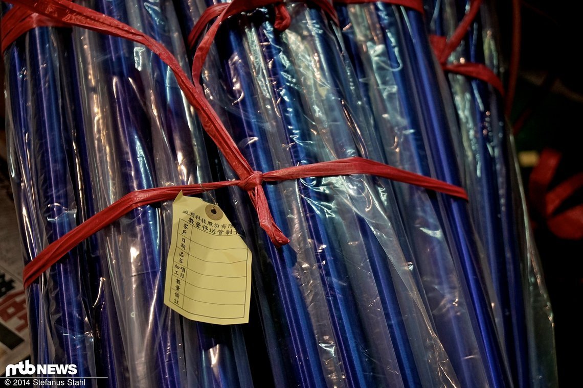 Fertig verpackt gehen diese Teile in Richtung Warenausgang