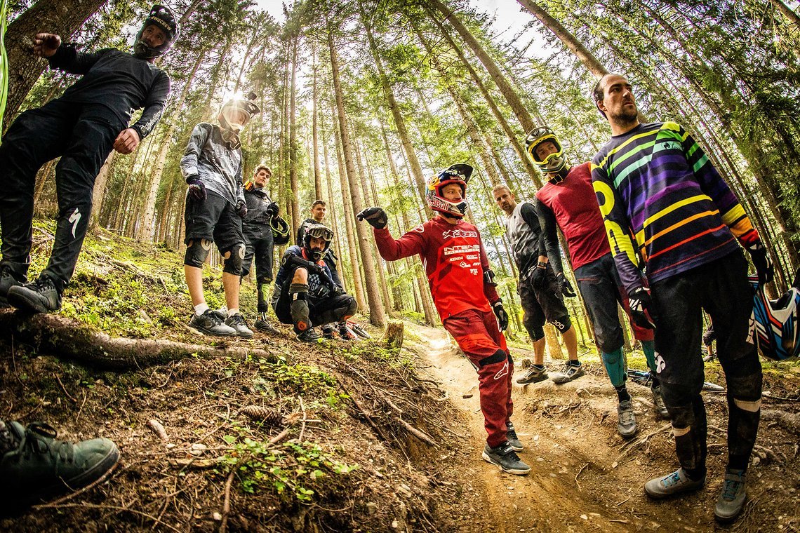 Aaron Gwin erklärt alternative Linien, die sich leicht von den bekannten Varianten unterscheiden