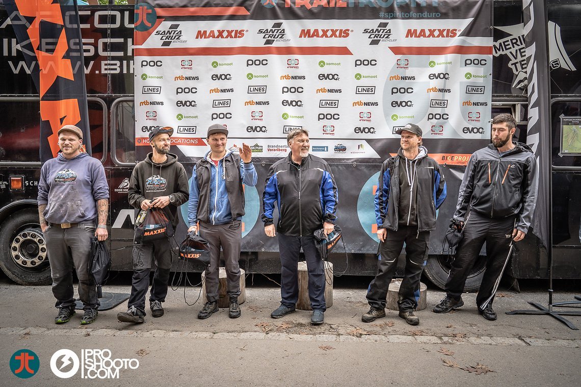 Podium Shape Crew