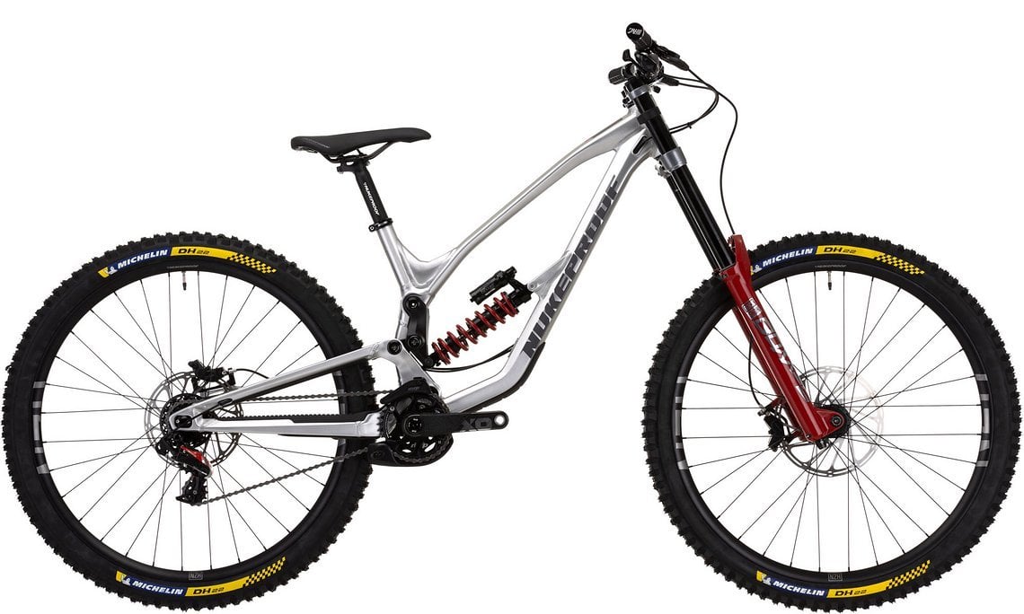 Das Nukeproof Dissent ist das Downhill Bike der Nordiren. 190-200 mm Federweg am Heck und 200 mm an der Front. Als Komplettbike gibt es das Dissent in 29" oder mit Mullet-Bereifung.