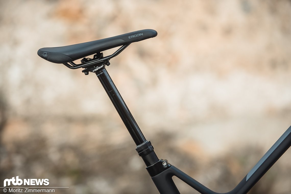 Die e*thirteen-Sattelstütze bietet mehr als ausreichende 180 mm Hub und ist mit einem einheitlichen Ergon SM Enduro-Sattel bestückt.