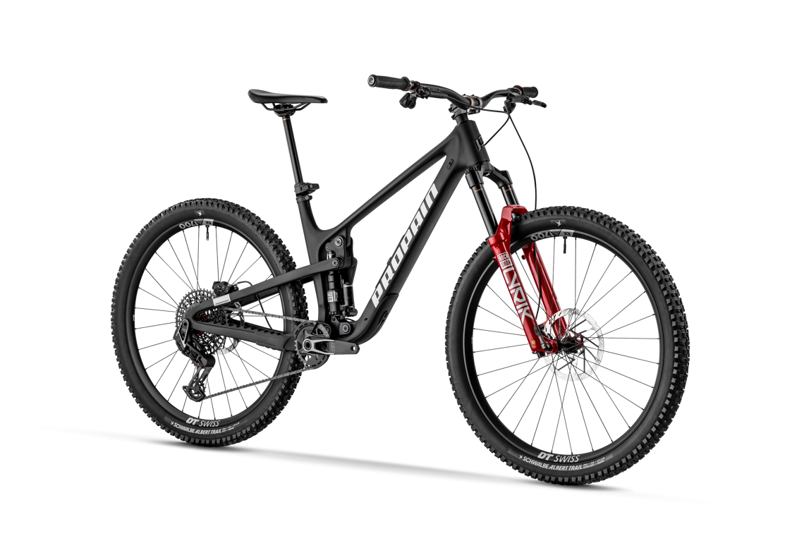 PROPAIN-Hugene-3-CF-MY25-venom black-ultimate-front-FalchPhotography