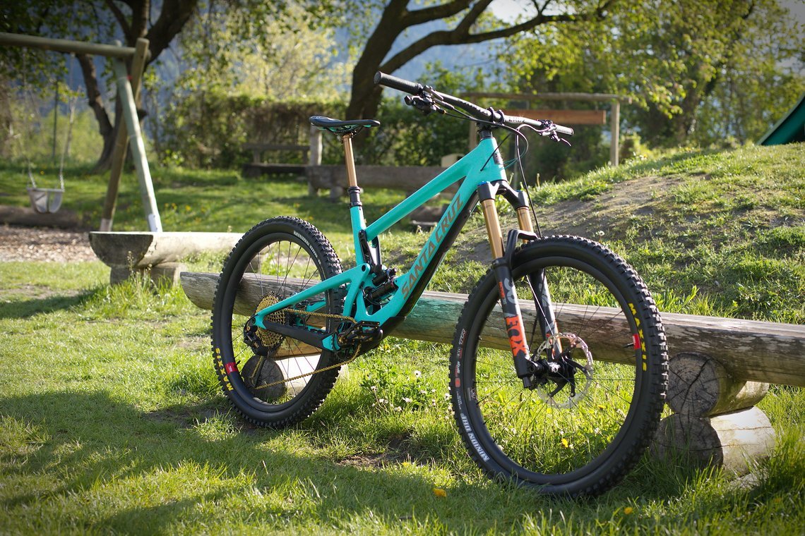 An der Front arbeitet eine Fox 36 Grip 2 mit 160 mm Federweg ...