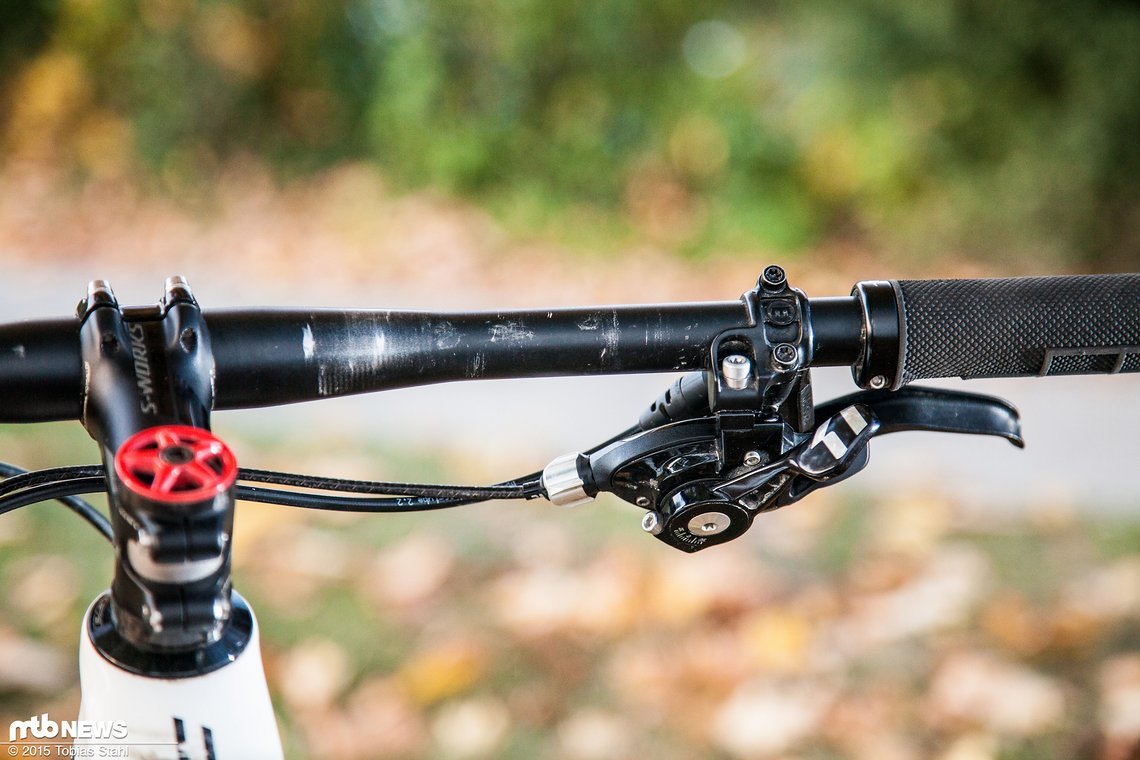 Doch auch an den Eloxalteilen von Specialized sind die Spuren nicht zu verkennen