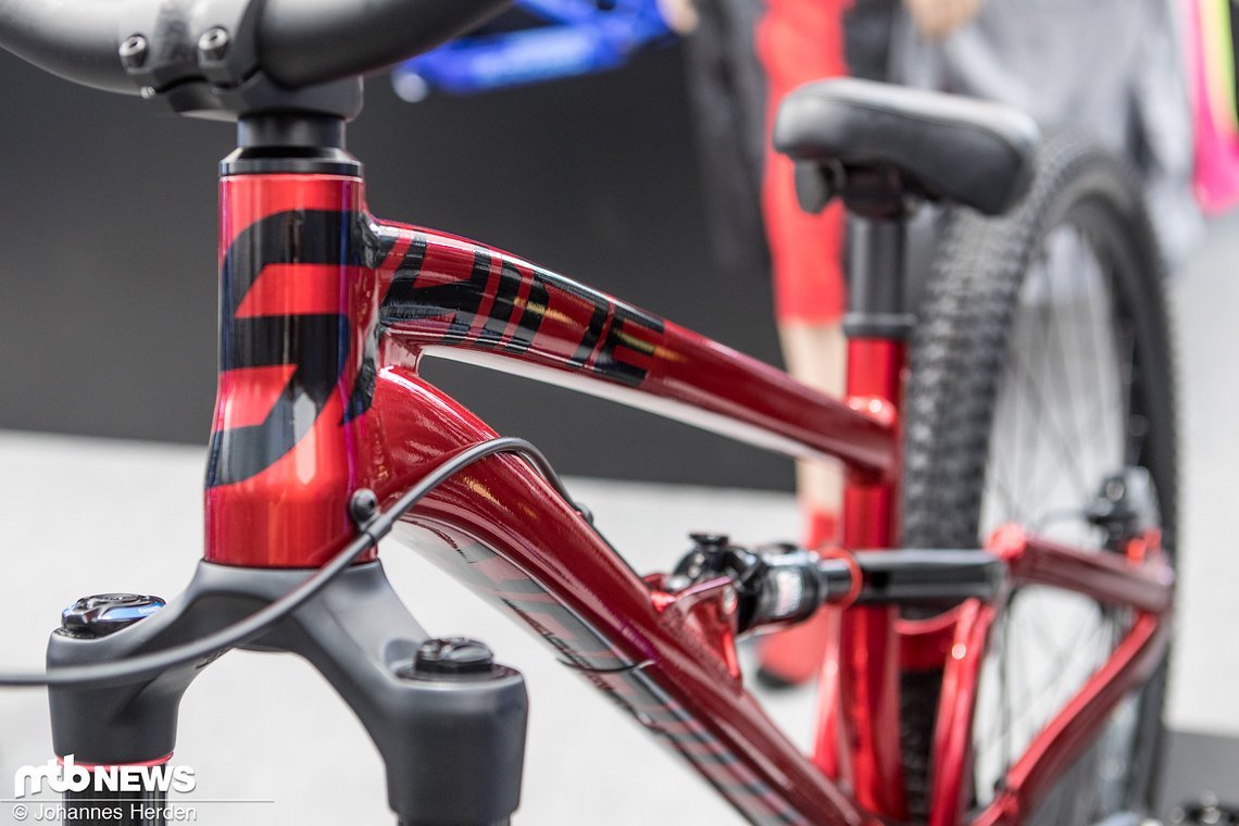 "Glossy Red Devil" nennt sich diese Farbe