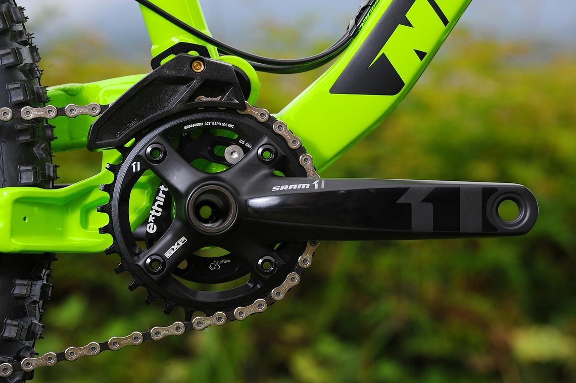 11-fach Antrieb mit Kettenführung am Mega AM: Nukeproof geht auf Nummer sicher.