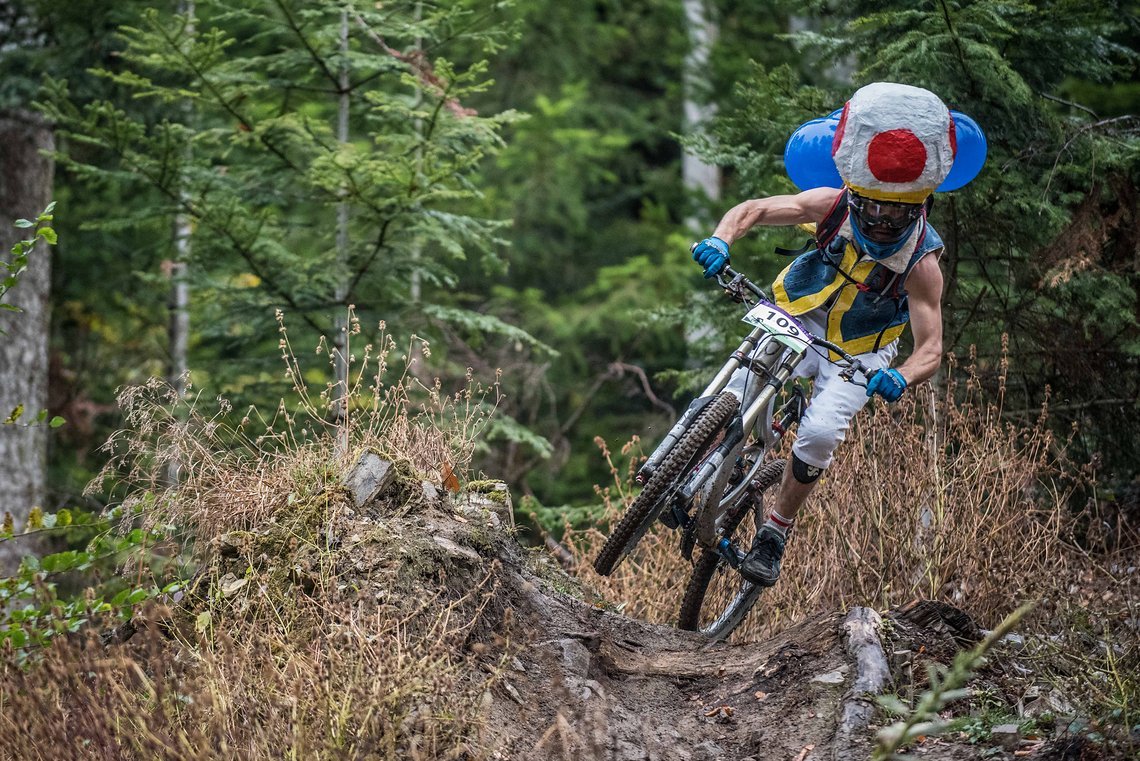 Wie viele Muskeln bekommt man, wenn man jeden Tag Trails baut? - Kevin the Oberarm