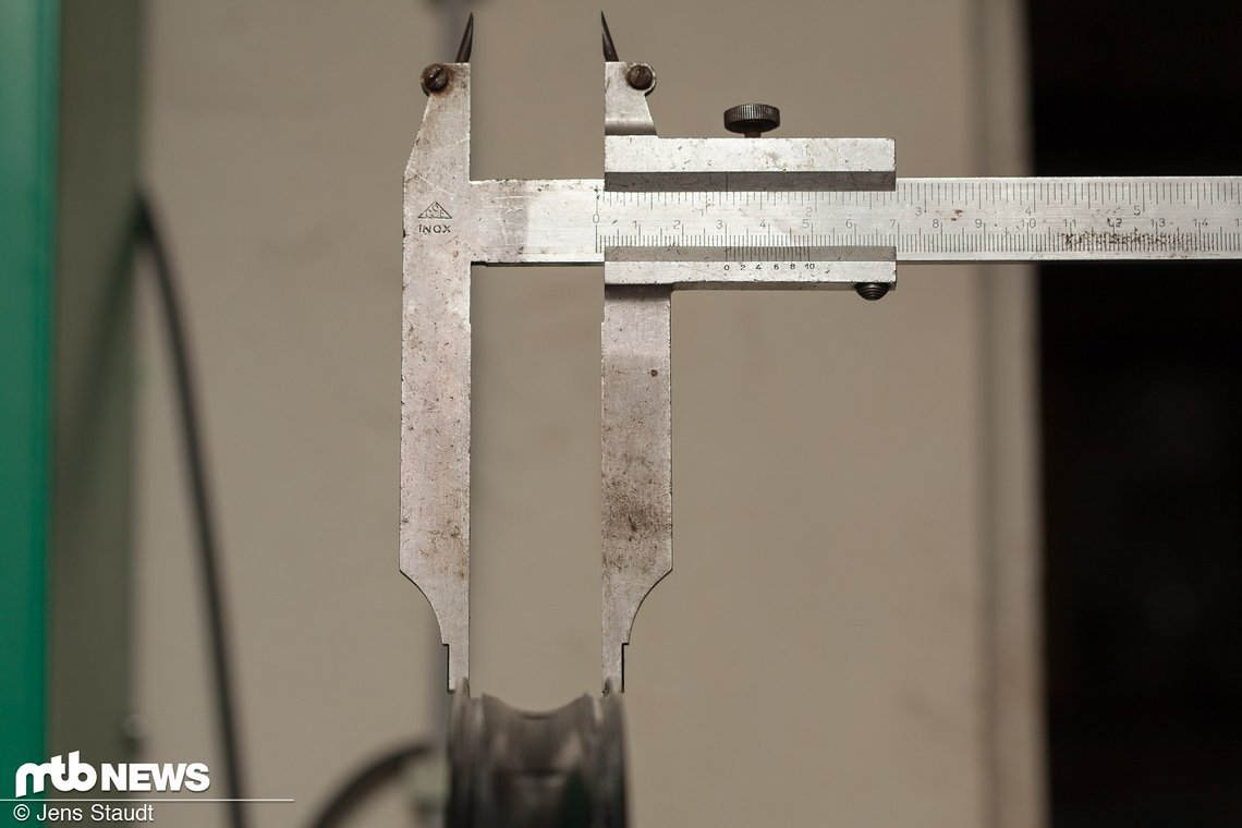 Mit 2,35" auf 30 mm Innenweite macht man Abstriche in der Funktion