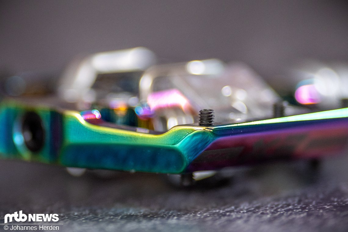 5 Pins pro Pedalseite sorgen für das gewisse Extra an Halt.