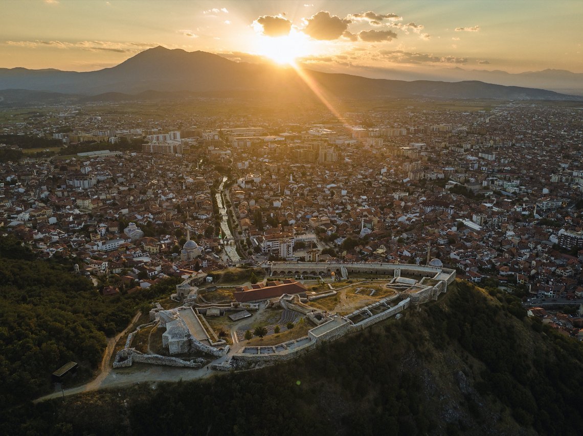 Sonnenuntergang oberhalb von Prizren.