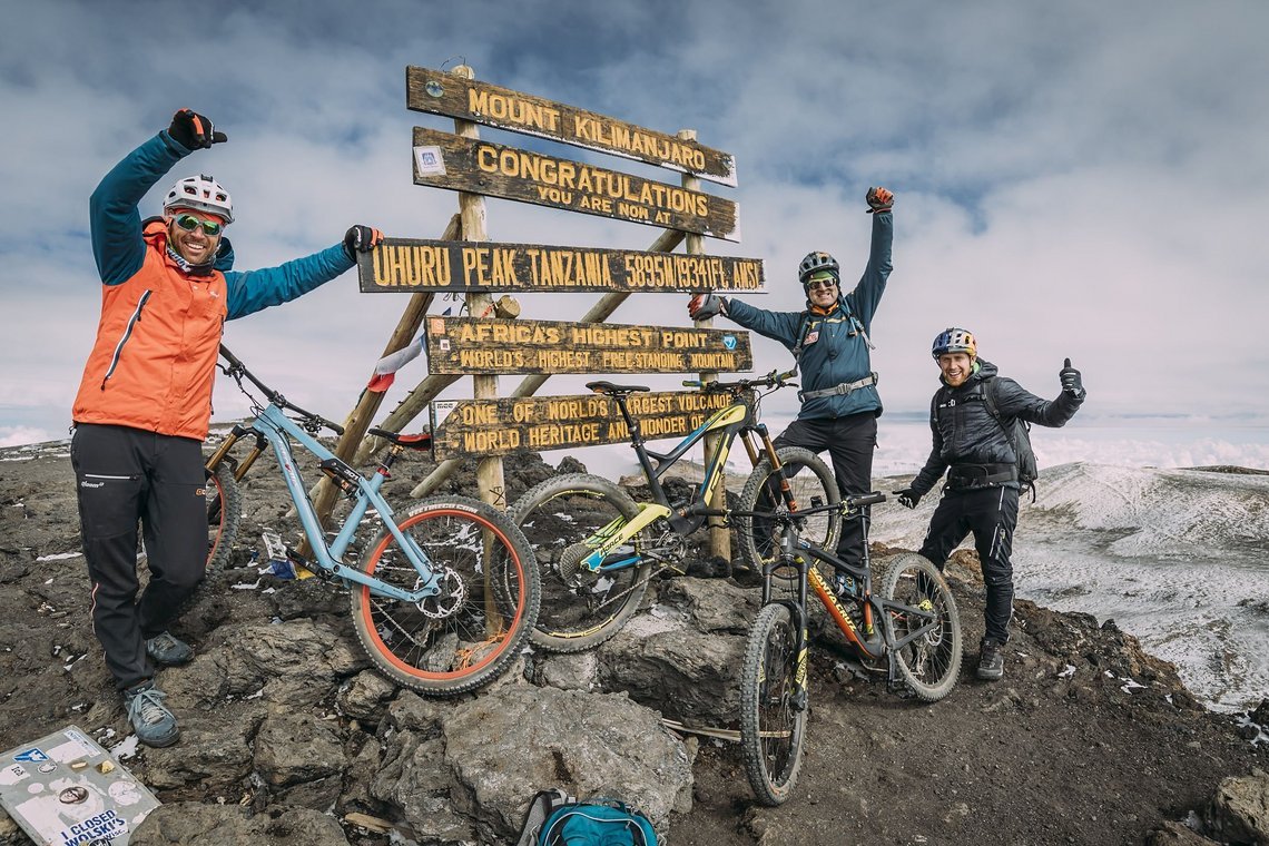 Auf dem Kilimanjaro mit Danny MacAskill und Hans Rey