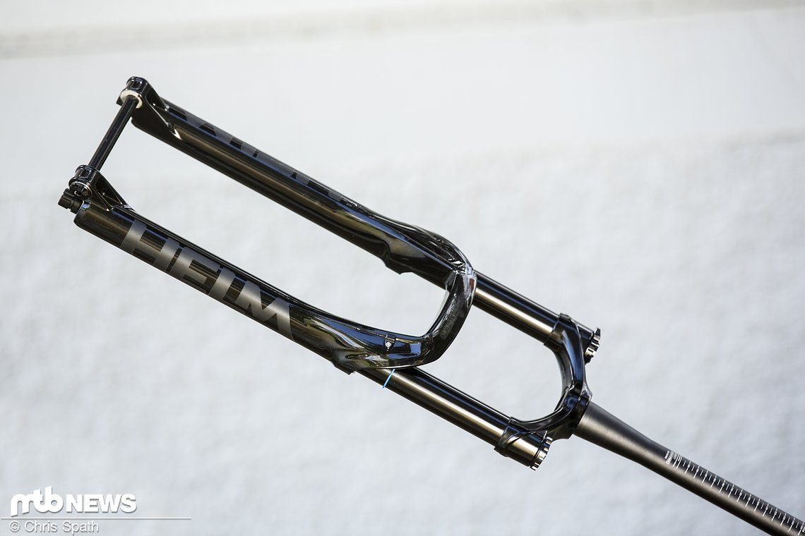 Die Cane Creek Helm-Federgabel ist für Trail- bis Enduro-Bikes geeignet und kommt nun mit einigen Anpassungen als MK2-Version auf den Markt
