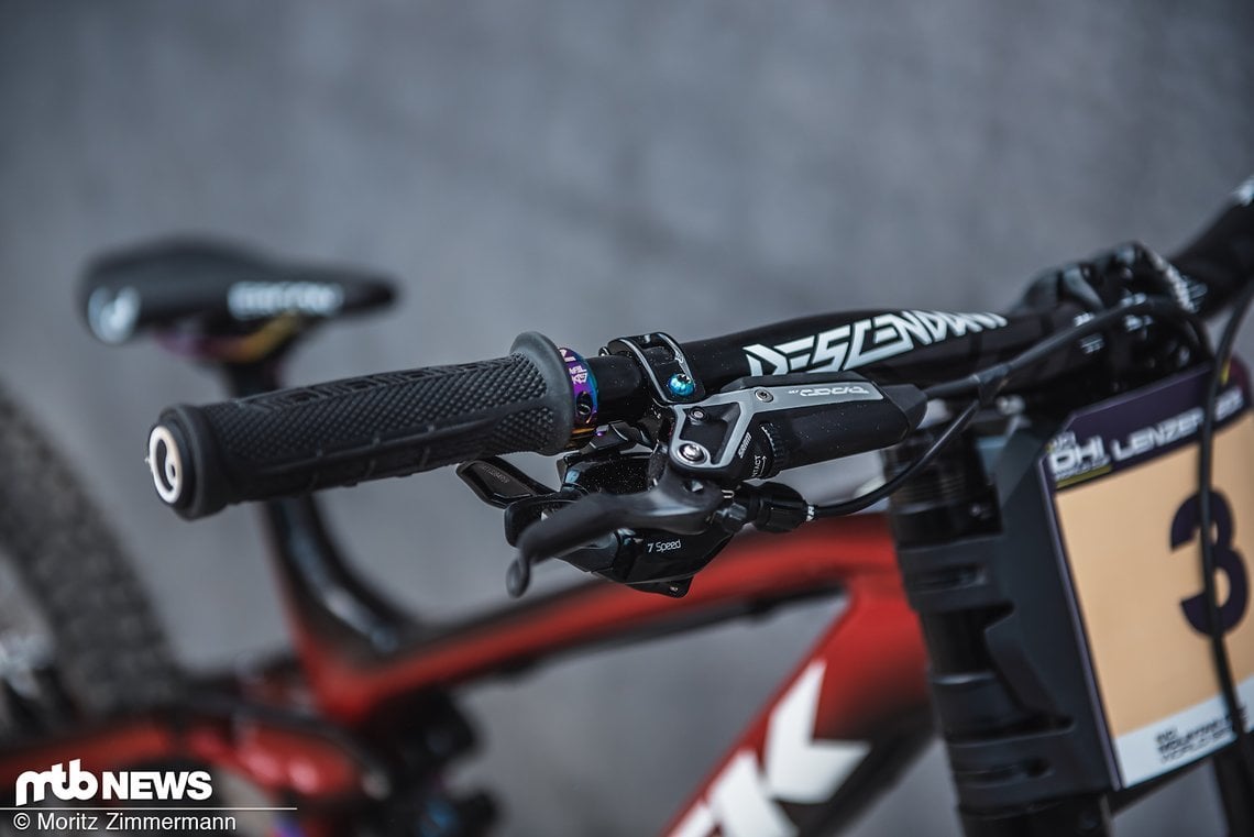 Die neue SRAM Code Stealth scheint eine beliebte Wahl zu sein, denn praktisch alle SRAM-Fahrer sind auf den neuen Hebel gewechselt.