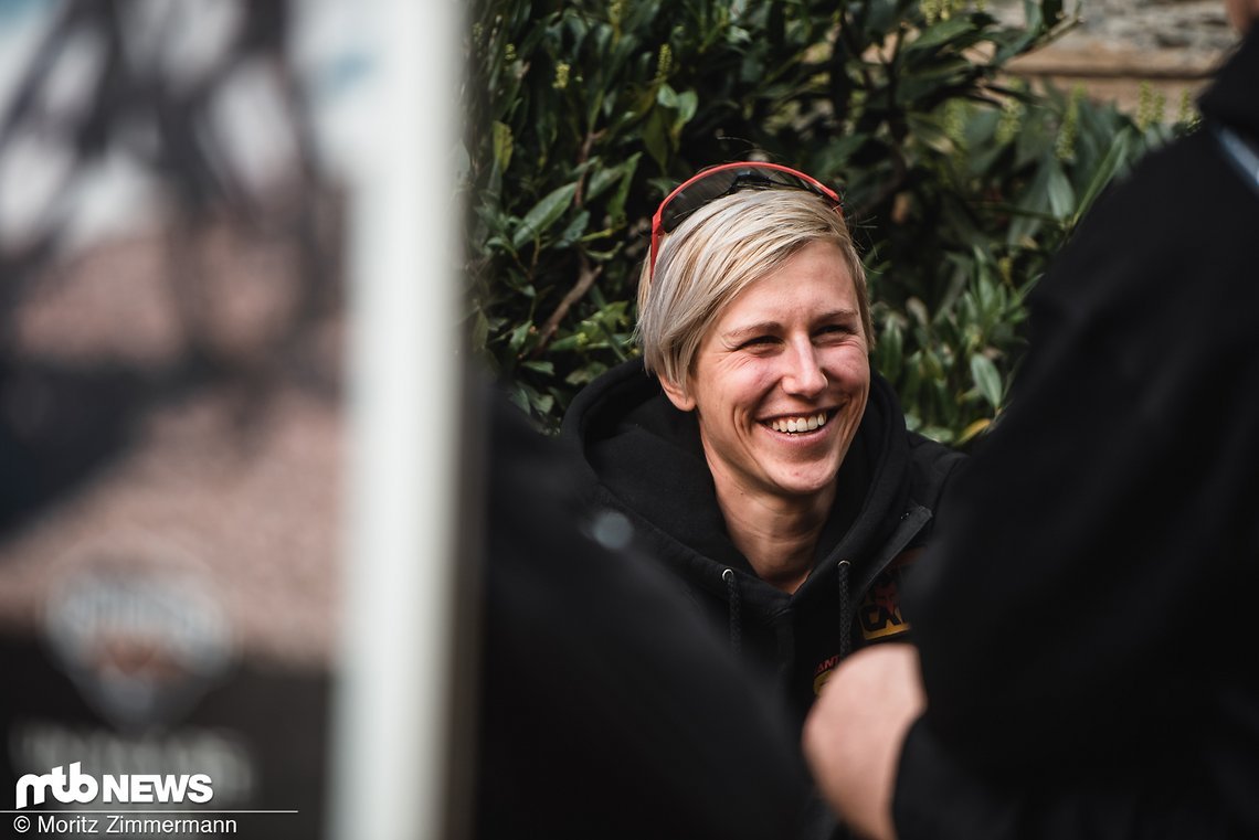 Nina Hoffmann ist Deutschlands schnellste Downhill-Fahrerin und bevorzugt eine sehr mittige Positionierung ihrer Cleats.