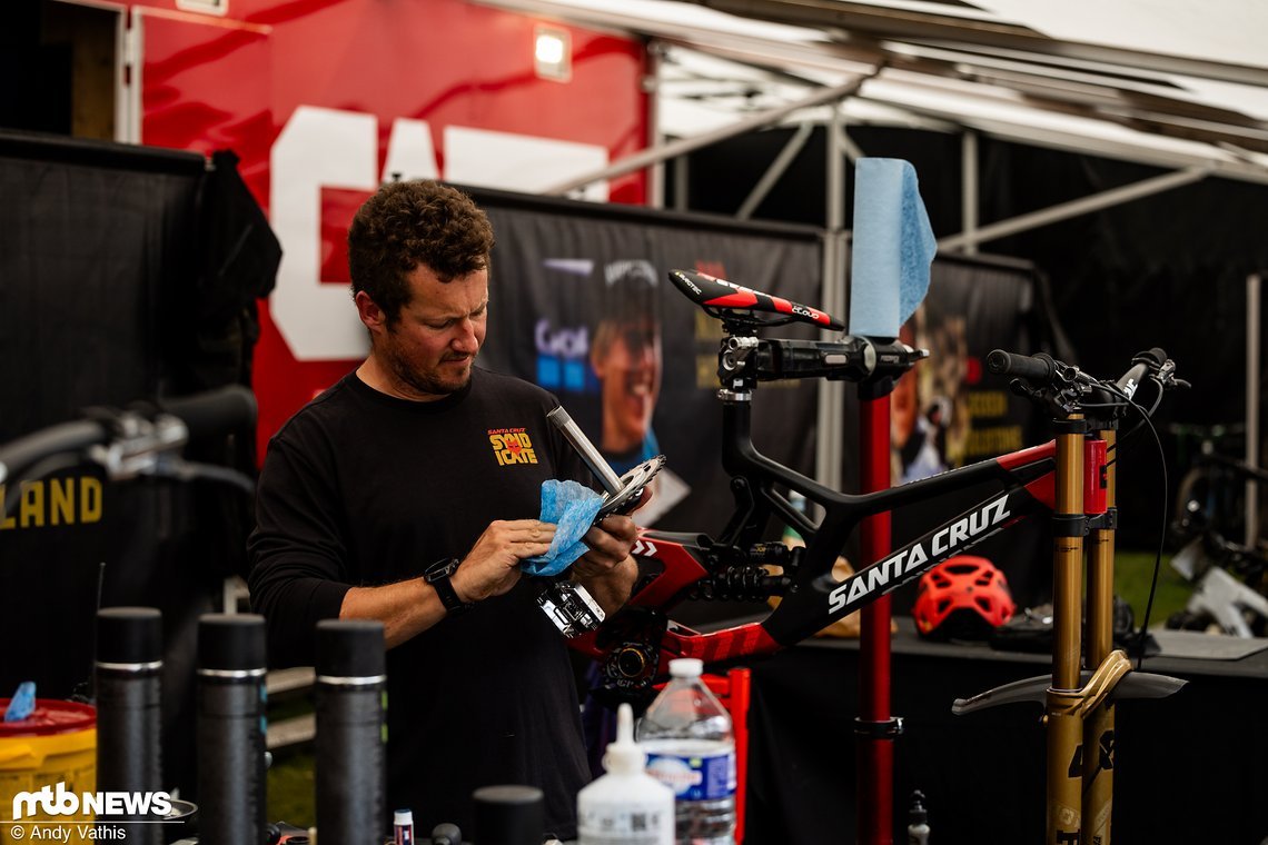 Als bei der WM in Andorra das Atherton-Team Blei in die Kurbelachse gegossen hat, hat das Santa Cruz Syndicate aufmerksam zugeschaut