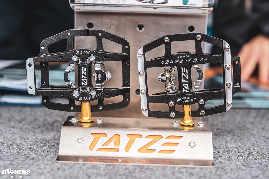 Das Tatze Two Face-Pedal kombiniert einen SPD-Klickmechanismus auf der einen mit Flatpedal und 14 Pins auf der anderen Seite