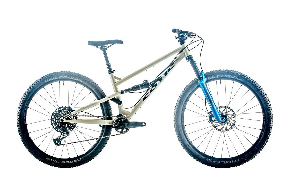 Das neue Cotic FlareMAX Gen 5 gibt es in neuer Rahmengrößen-Logik …