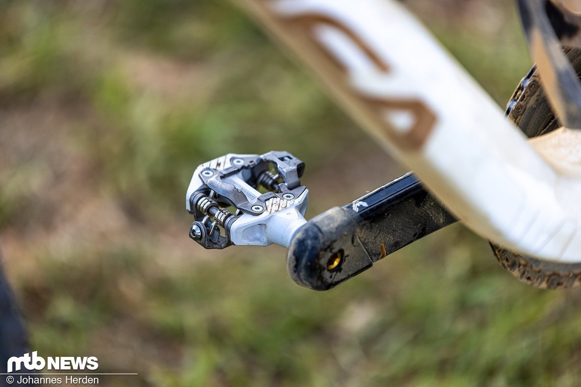 Verbaut sind die Leatt Clip Endurance Pedale.