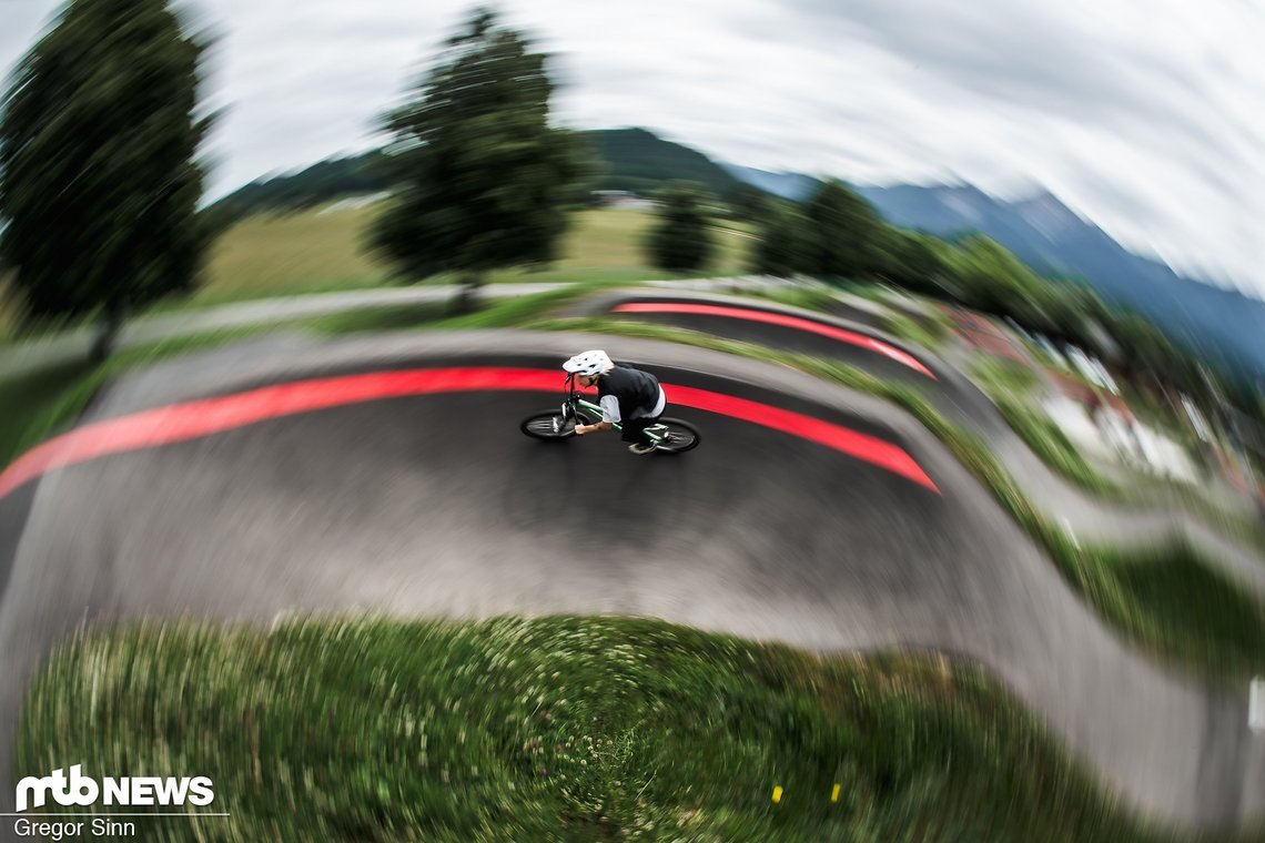 Es gibt eine Pumptrack-Line, Jump-Line und Kids-Line.