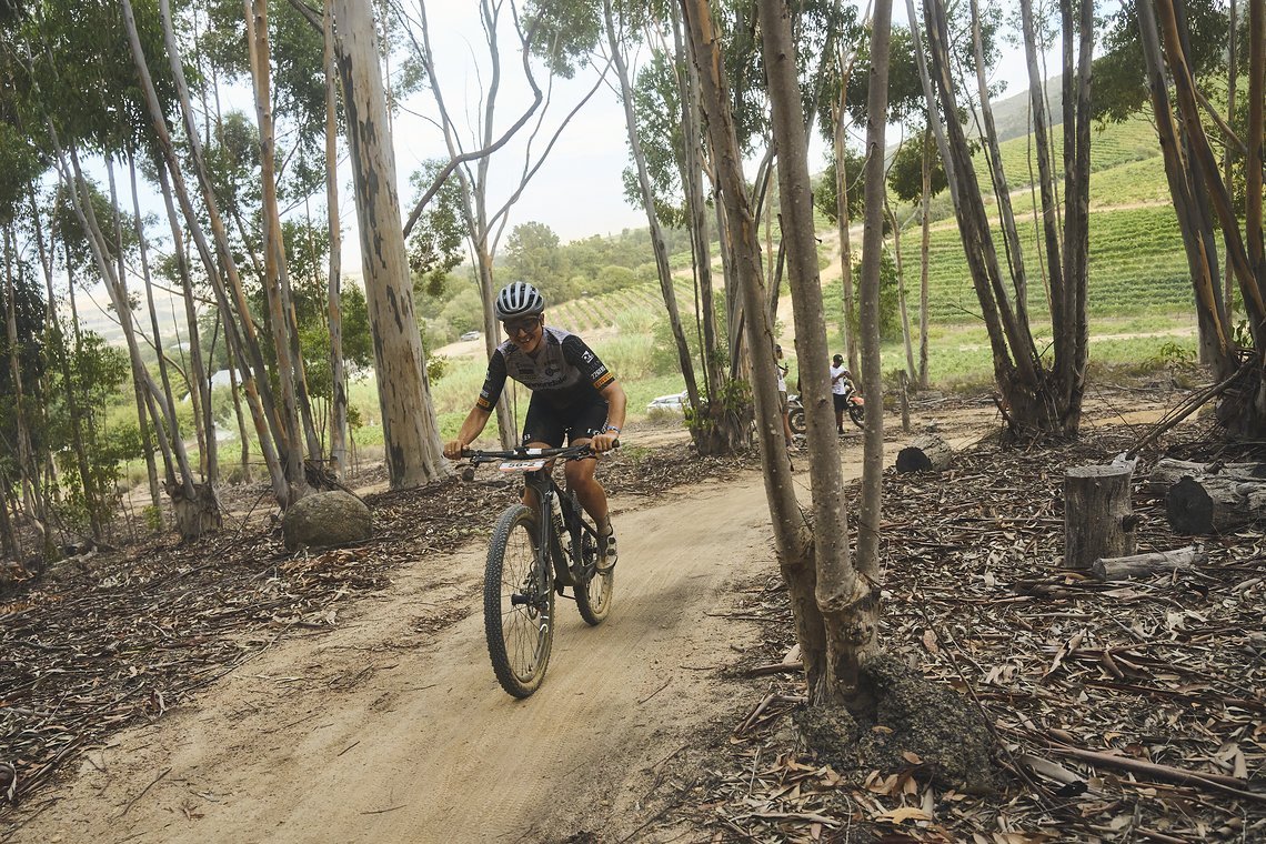 during Stage 4 of the 2025 Absa Cape Epic Mountain Bike stage race held at Fairview, Paarl, Cape Town, South Africa on the 20th March 2025. Photo by Michael Chiaretta/Cape Epic
PLEASE ENSURE THE APPROPRIATE CREDIT IS GIVEN TO THE PHOTOGRAPHER AND ABS