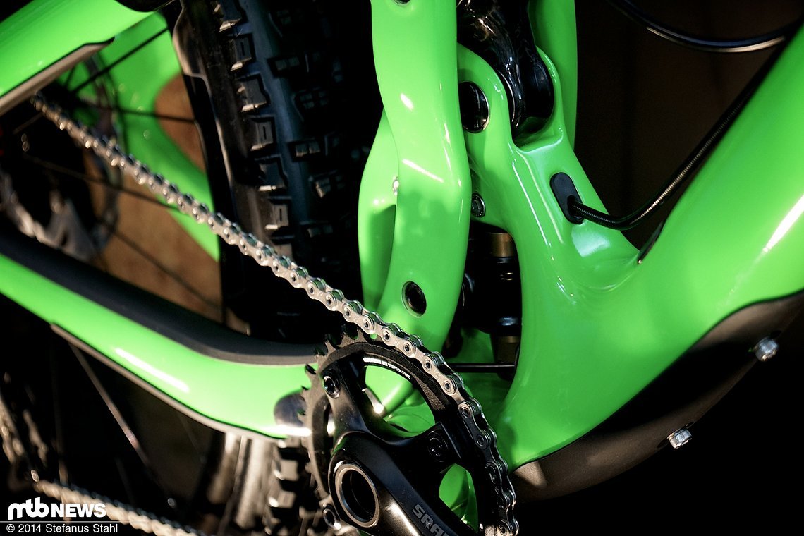 Eine Direct Mount-Umwerferaufnahme soll hier irgendwo montierbar sein - sie funktioniert mit Shimano Sideswing Umwerfern