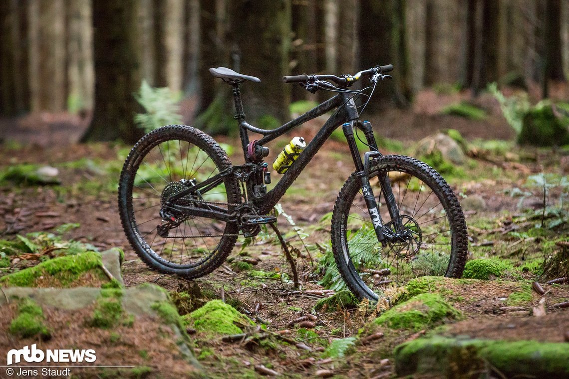 Kein Zahnarzt-Fahrrad, das Banshee Titan ist für den Wald gebaut
