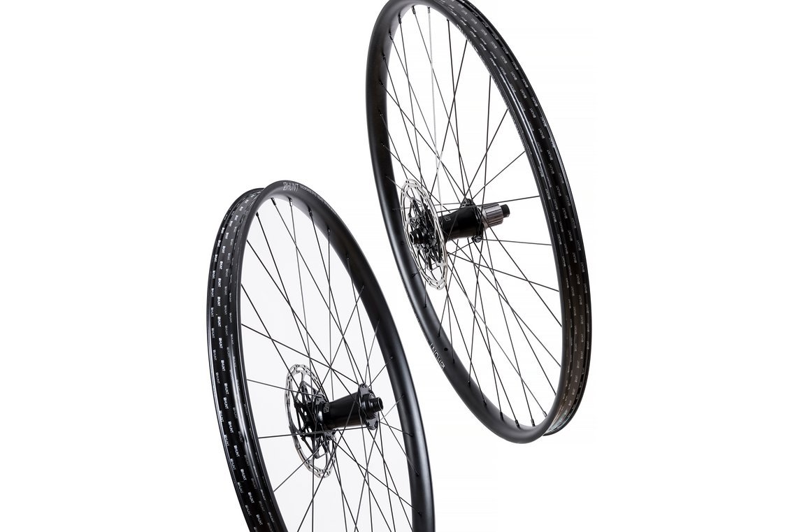 Die neuen Hunt Enduro Wide V2-Laufräder sind in 29", 27,5" oder Mullet-Konfiguration erhältlich