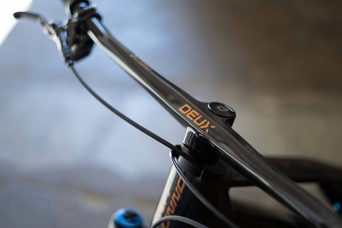 … und das einteilige Carbon-Cockpit.