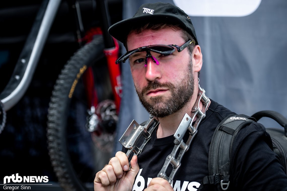 … für den Hals ist dieses Modell wohl etwas zu klobig.