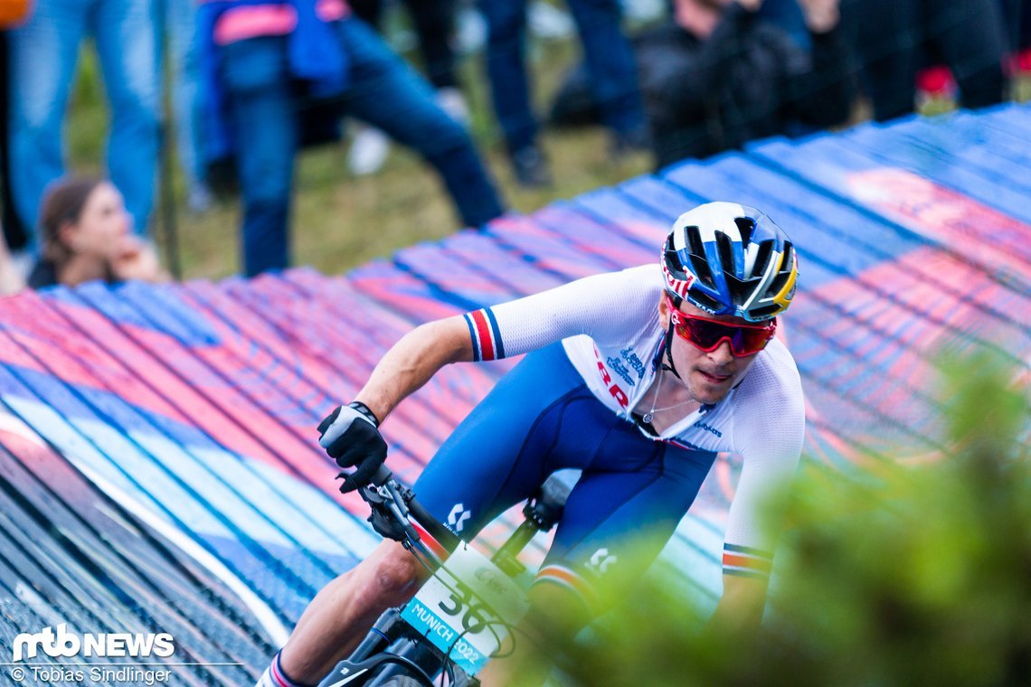 Schurter wird sich jedoch insbesondere mit dem Briten Tom Pidcock auseinandersetzen müssen, der bei den Europameisterschaften in München in beeindruckender Manier zum Titel fuhr.
