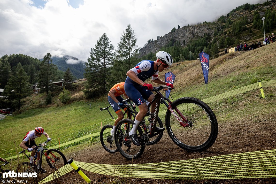 Der Franzose Adrien Boichis, bereits Dritter des Weltcuprennens in der Cross-Country-Disziplin der Eliteklasse in Araxá, blieb jedoch stets in Reichweite zu Treudler.