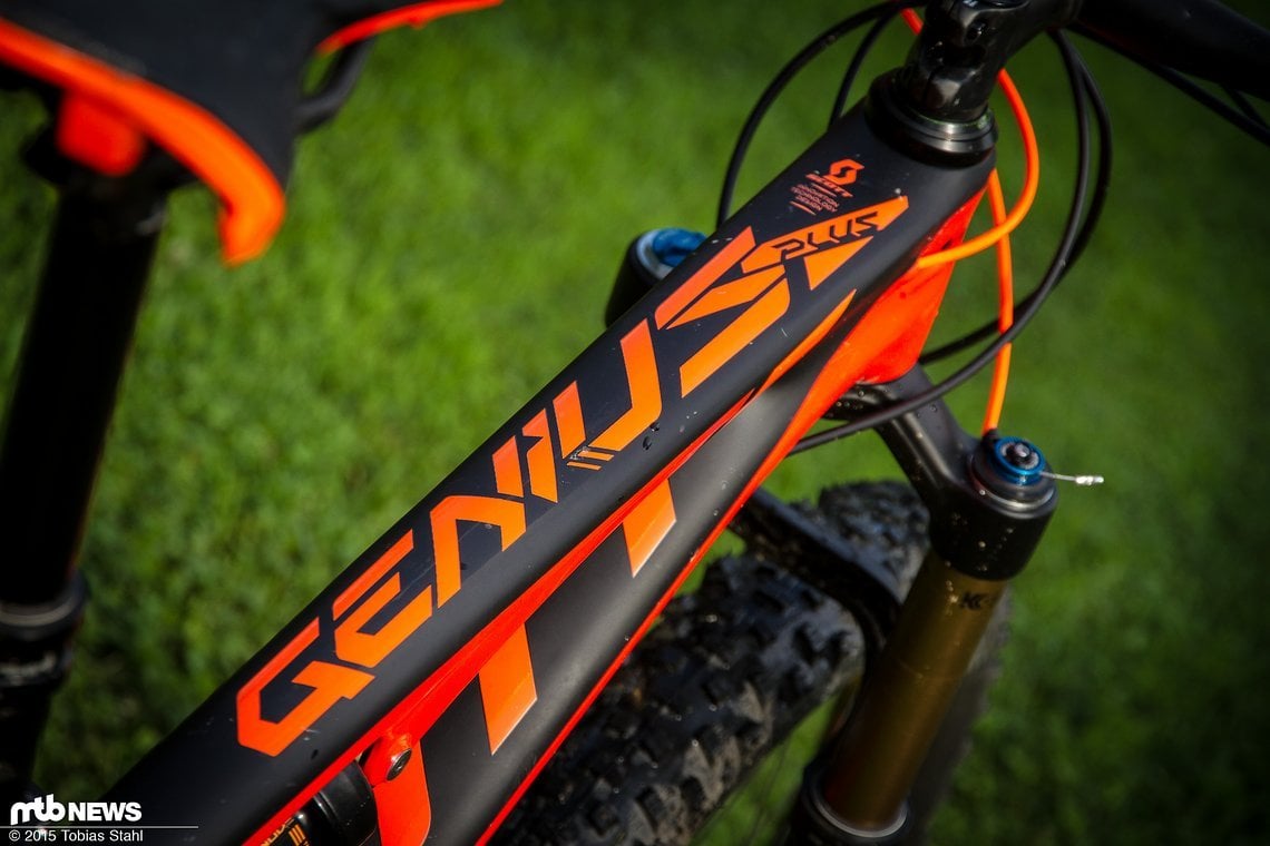 Das Top-Modell des Genius Trail-Bikes bringt nur 12,3 kg auf die Waage und sollte damit leicht genug für Spaß bergauf und bergab sein. In Massa Marittima habe ich einen ersten Eindruck der Qualitäten gewinnen können.