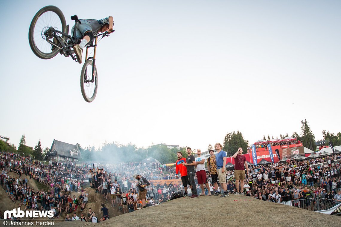 Whip Off Winterberg 2017: Erik Fedko sorgte bei jedem Flug für enormen Jubel - kein Wunder!