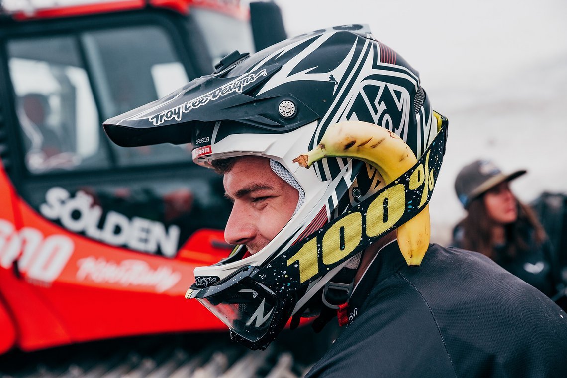 So Enduro: Nur mit einer Banane gerüstet geht dieser Starter ins Rennen