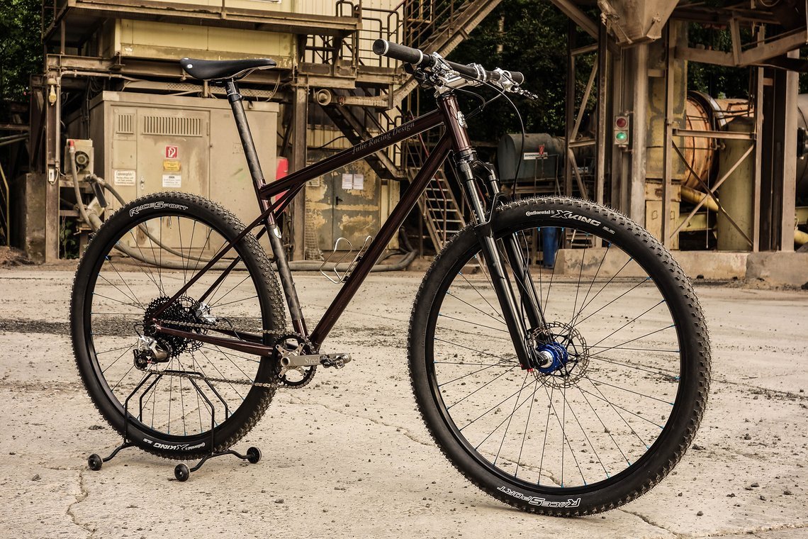Das Julie Racing Design Custom Bike von IBC-User singletrailer67