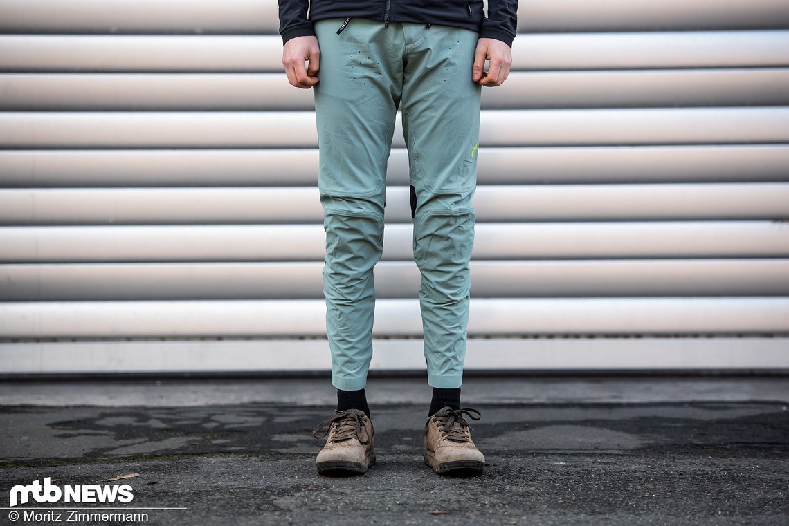 Die Platzangst CF Tight Pants kann mit ihrem hervorragenden Tragekomfort, dem flexiblen Material und einer guten Atmungsaktivität überzeugen.