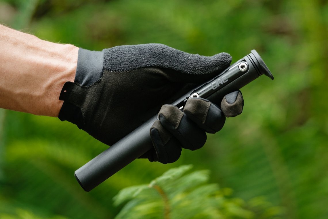 OneUp-Components-EDC-V2-Hand-2