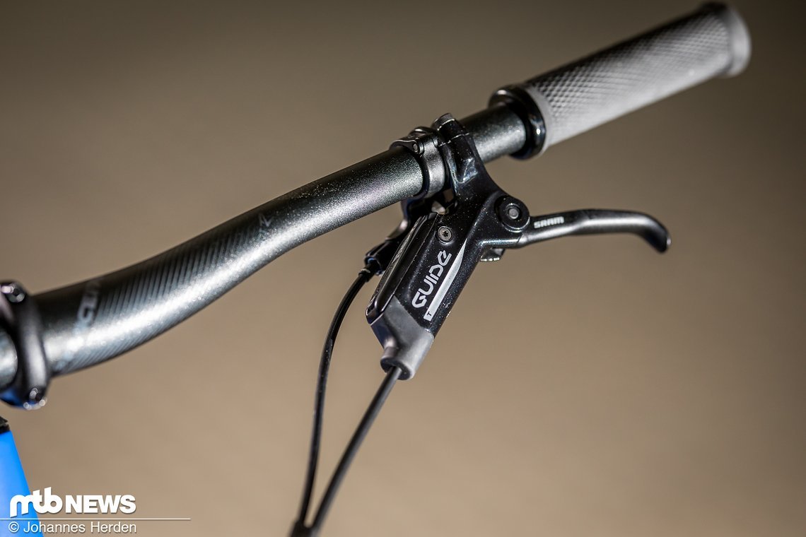 Die SRAM Guide T konnte uns auf längeren Trails bei hohem Fahrergewicht nicht ganz überzeugen.