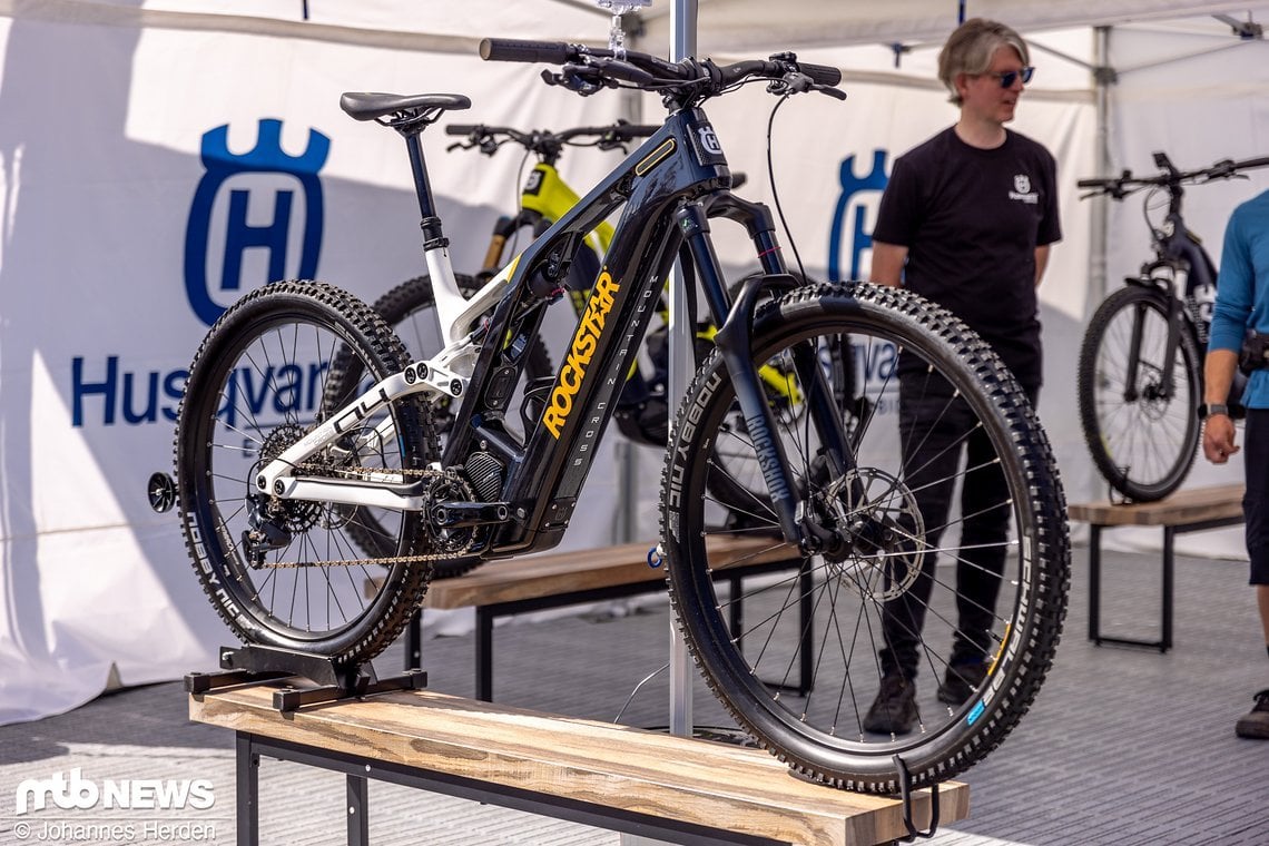 Das Husqvarna Mountain Cross 04 - gab's am Stand in spezieller Rockstar-Edition – für Energy-Liebhaber …