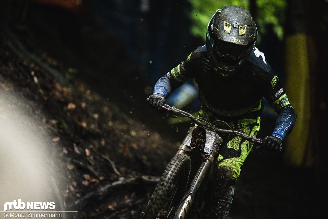 Harriet Harnden hat vor einer Woche erst einen Enduro World Cup gewonnen